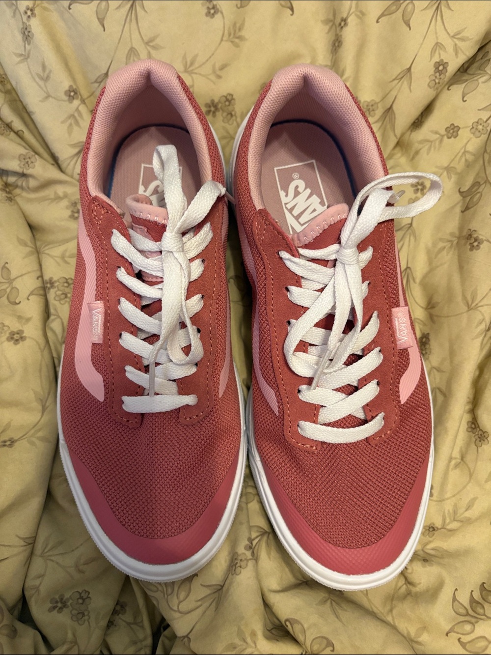 Vans Range BRZ Low Top Sneakers